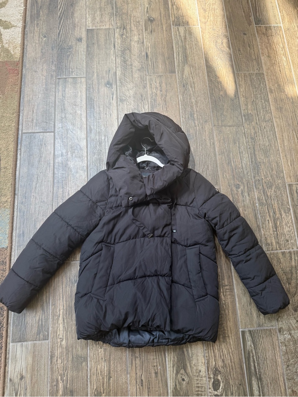 BCBGMaxAzria Black Puffer Jacket with Funnel Neck - Picture 3 of 8